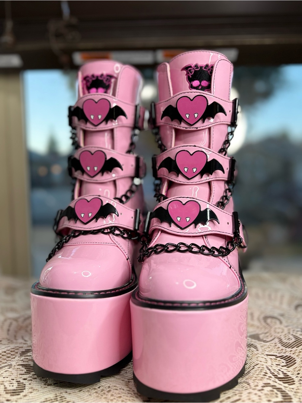 YRU Monster High Draculaura Dune Lo
Platform Boots